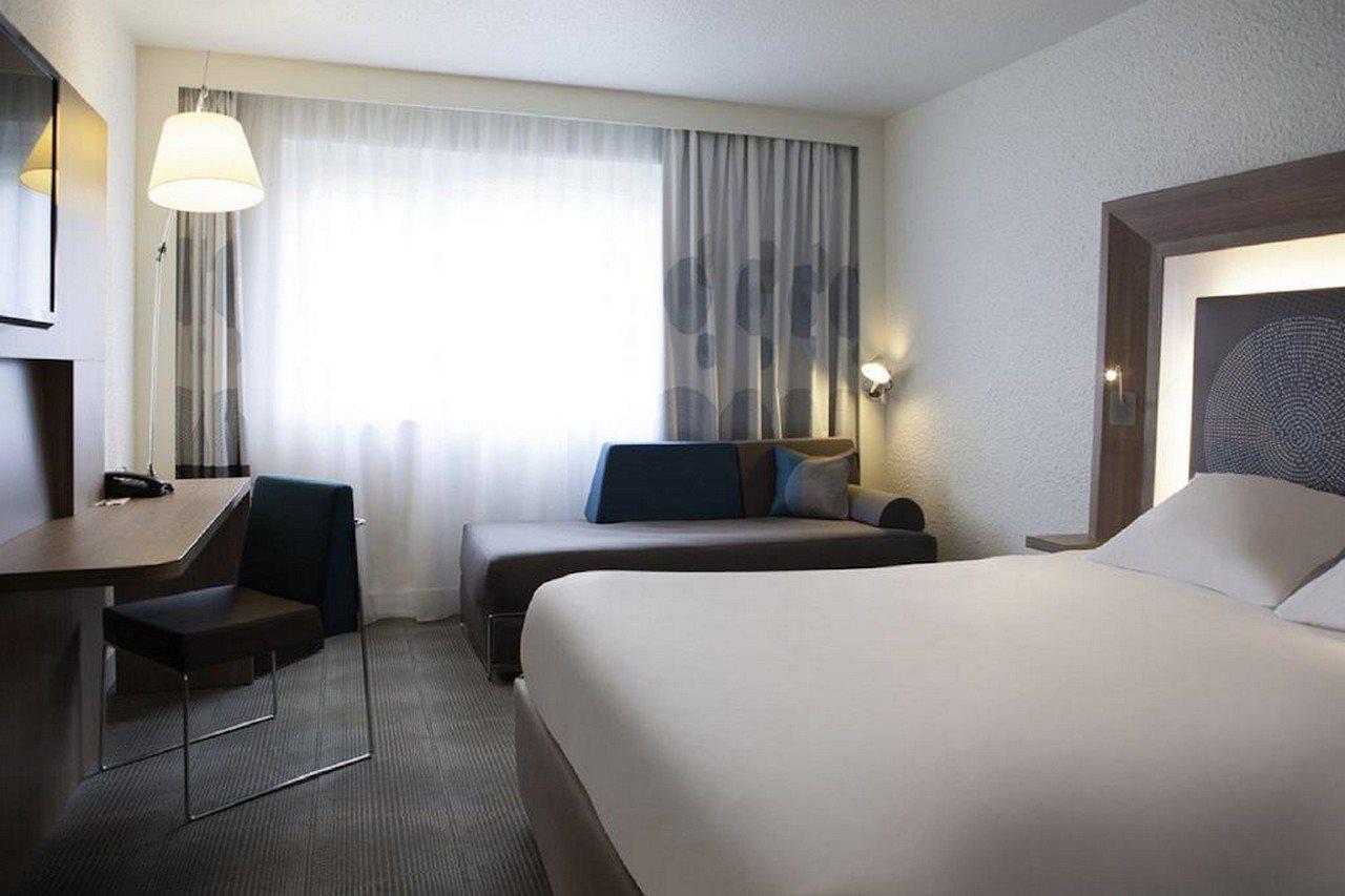 Novotel Fontainebleau Ury Exterior photo
