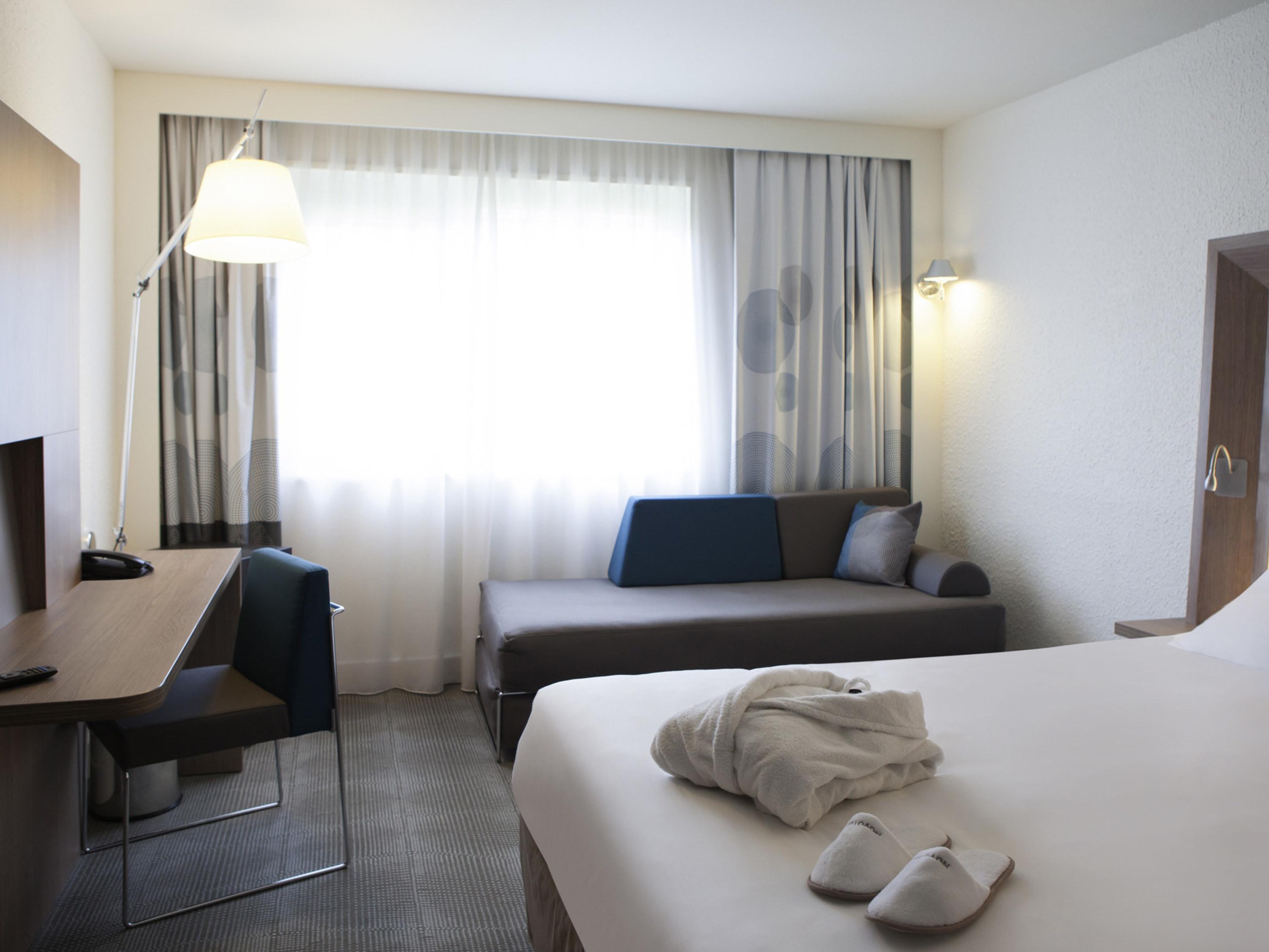 Novotel Fontainebleau Ury Exterior photo