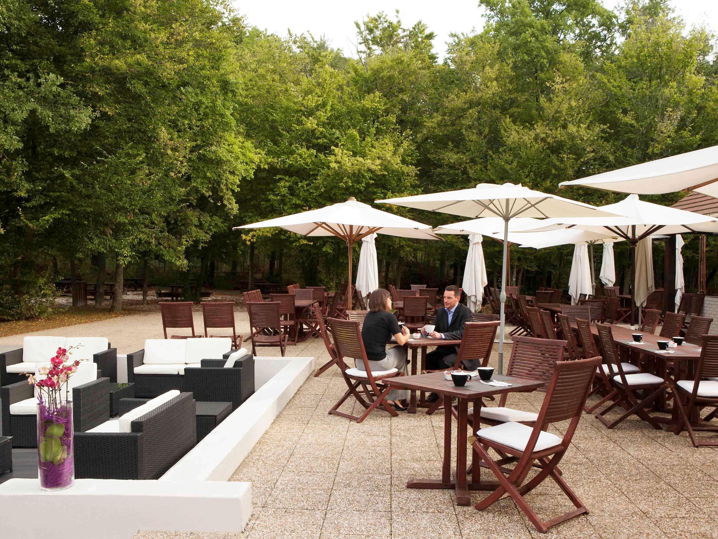 Novotel Fontainebleau Ury Exterior photo