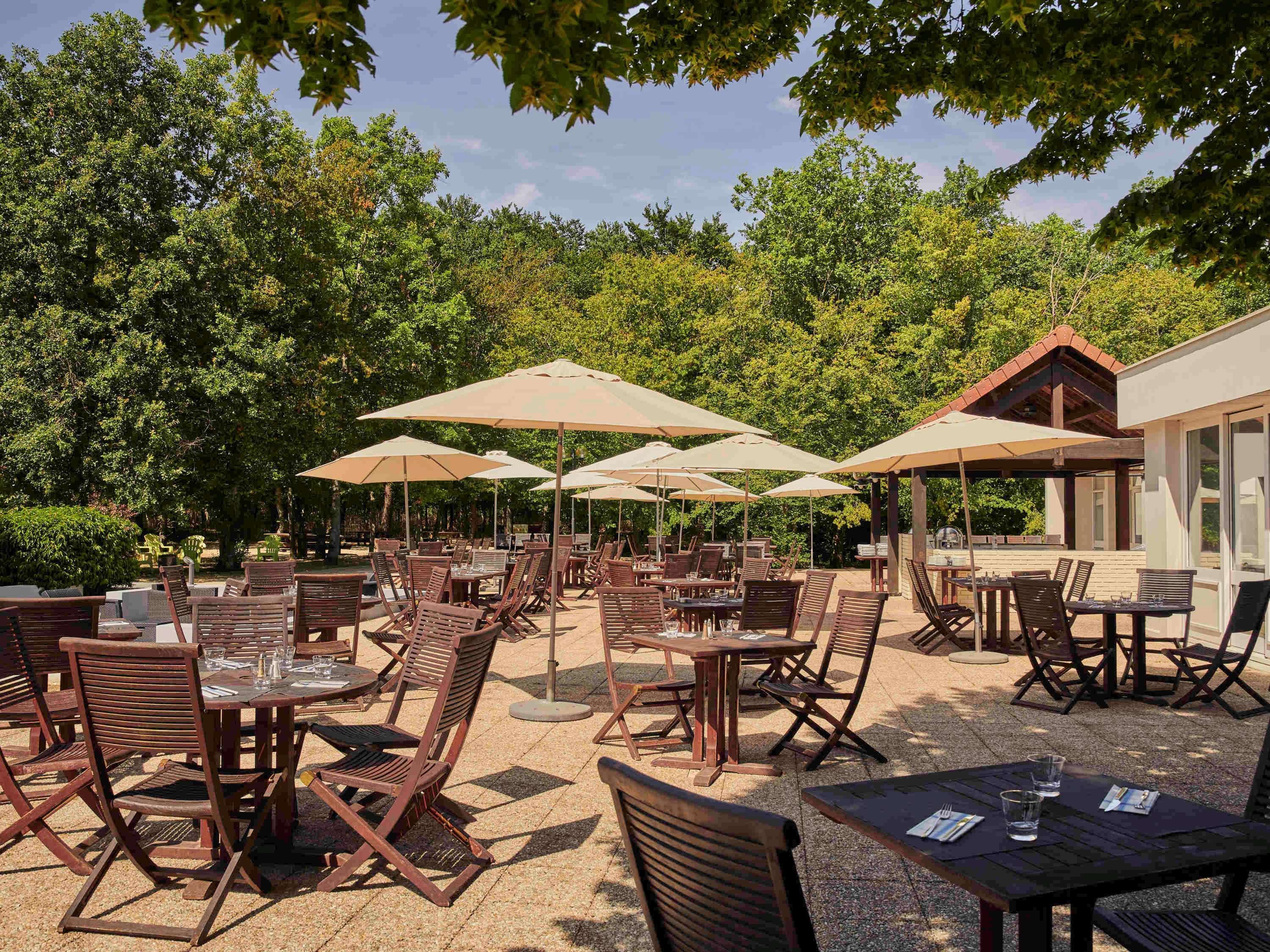 Novotel Fontainebleau Ury Exterior photo