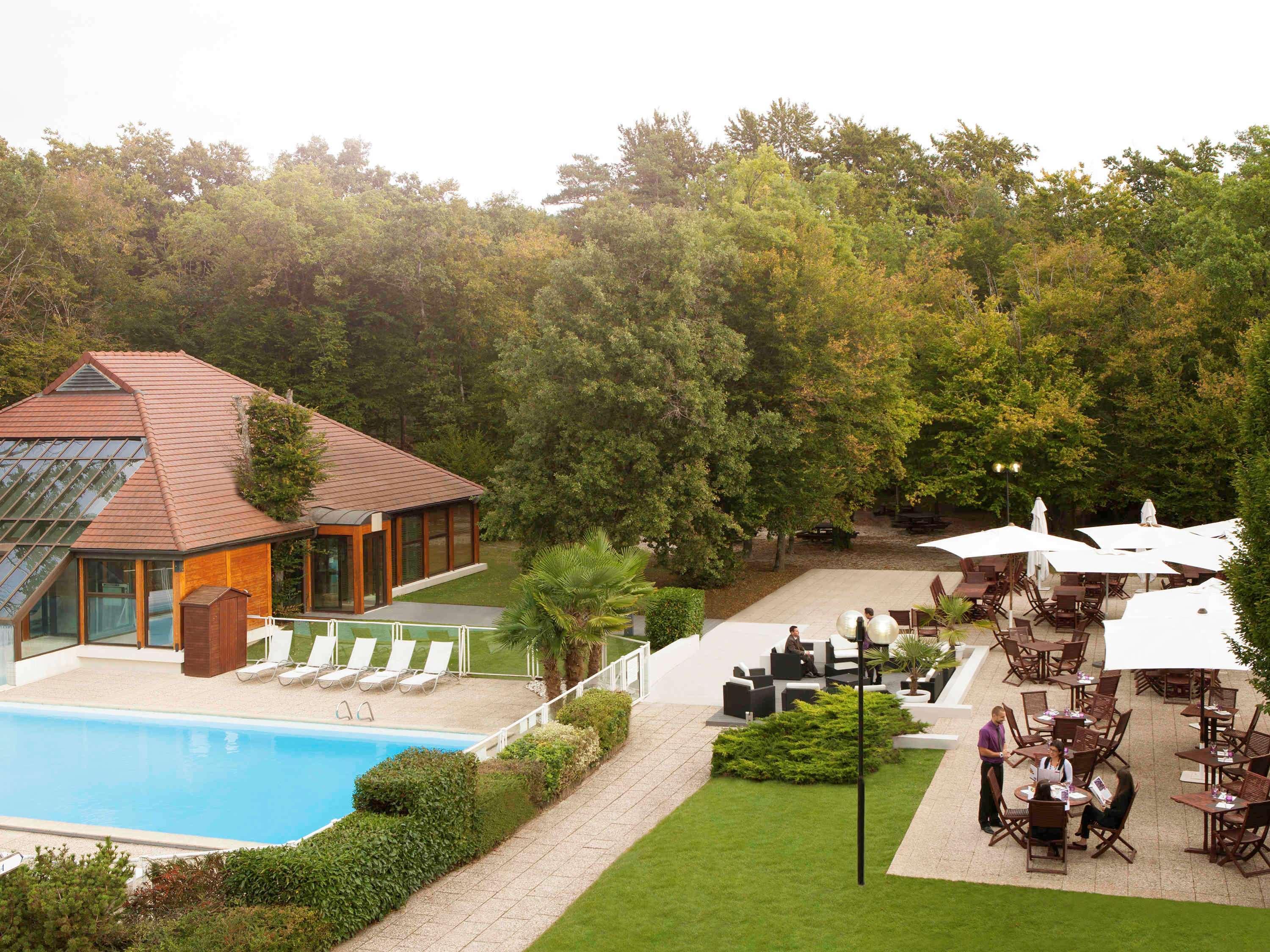 Novotel Fontainebleau Ury Exterior photo