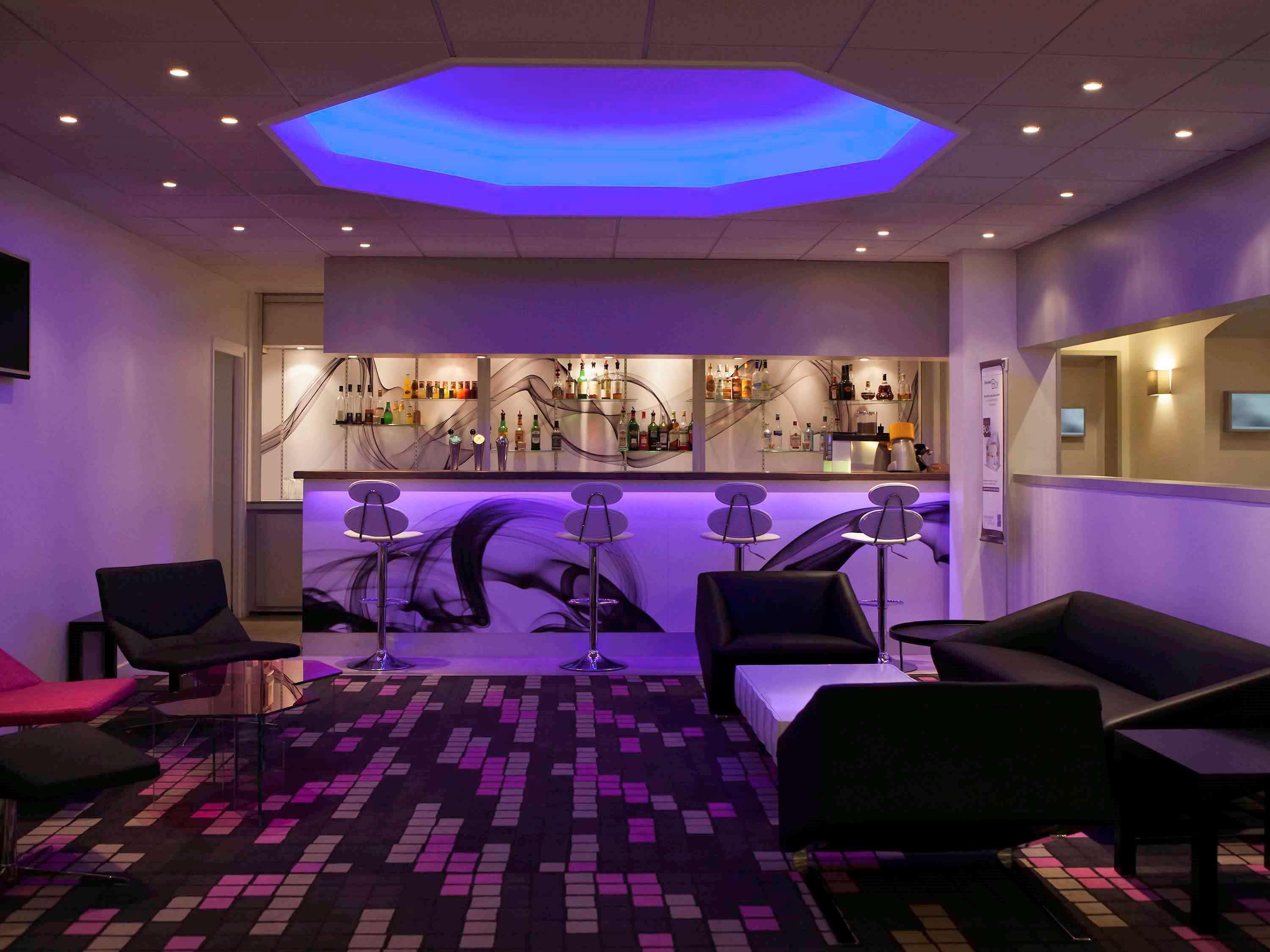Novotel Fontainebleau Ury Exterior photo